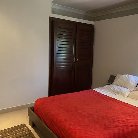 B Bakerstreet - Beautiful Two Bedroom Apartment Akra Zewnętrze zdjęcie