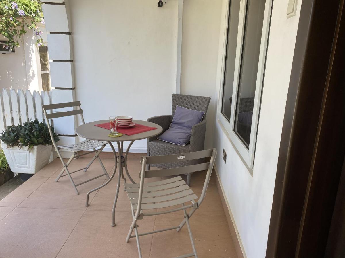 B Bakerstreet - Beautiful Two Bedroom Apartment Akra Zewnętrze zdjęcie
