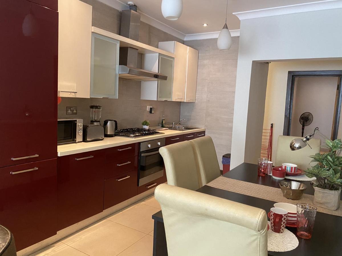 B Bakerstreet - Beautiful Two Bedroom Apartment Akra Zewnętrze zdjęcie