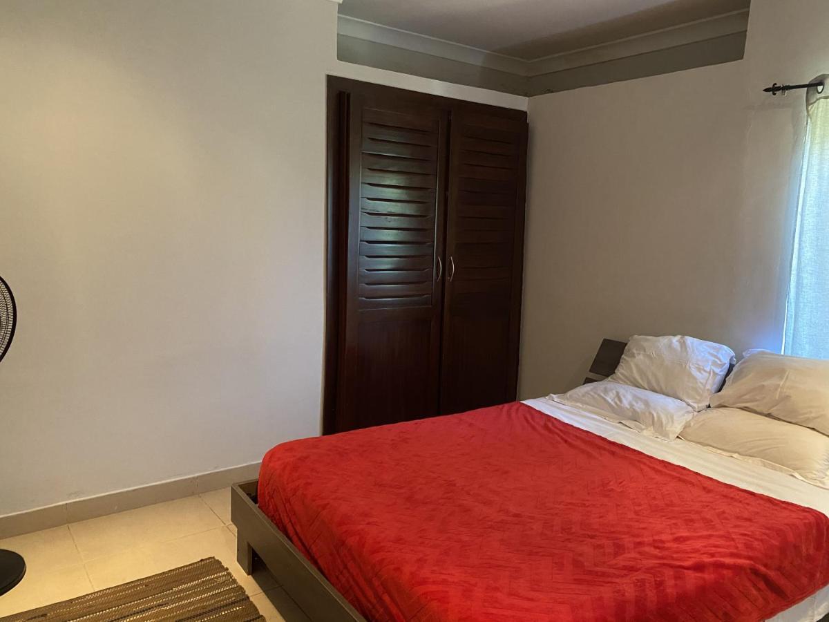 B Bakerstreet - Beautiful Two Bedroom Apartment Akra Zewnętrze zdjęcie